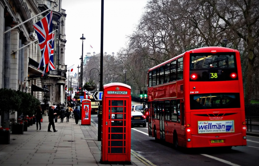 London Congestion Charge reintroduced with a price rise London Congestion Charge reintroduced with a price rise