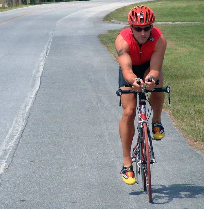 Overtaking Cyclists Safely Overtaking Cyclists Safely
