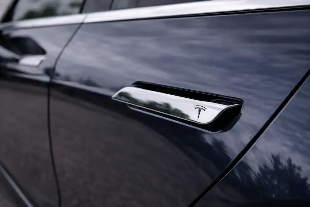 China Moves to Restrict Hidden Door Handles on Electric Vehicles: What Drivers Should Know