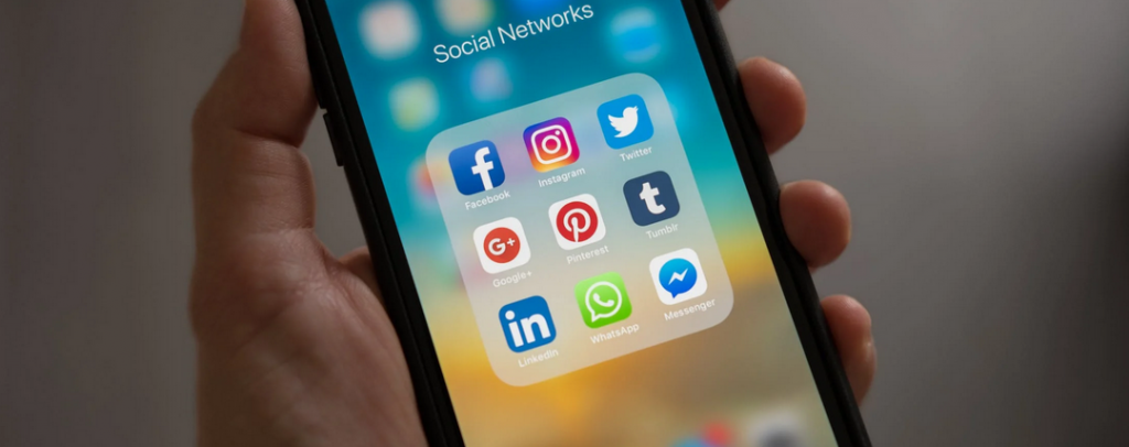 Cocoon on Social Networks Cocoon on Social Networks